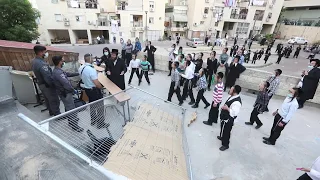 סגר ברמת בית שמש | Israeli Police Close Shul in Ramat Beit Shemesh - Extremist Protest