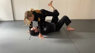 How to finish the mounted triangle without losing top position