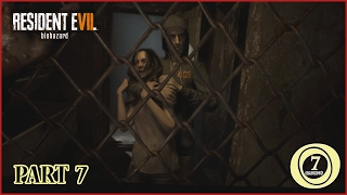 RESIDENT EVIL 7 /Walkthrough Gameplay /Part 7 - OLD HOUSE, Hiding from MARGUERITE (RE7)