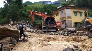 Floods, landslides kill dozens in Vietnam