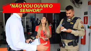 VEJAM O QUE ADVOGADA FAZ AO TELEFONE DURANTE REPORTAGEM