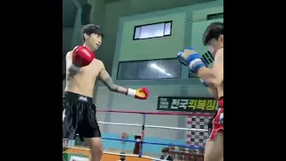 프로 킥복싱 KO시키는데 걸리는 시간 단 30초.. It takes only 30 seconds to get professional kickboxing KO.. #shorts