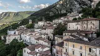 Exploré una ciudad fantasma italiana abandonada: cientos de casas con todo lo que quedó atrás