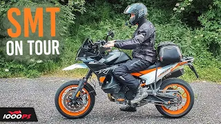 Wie gut lässt sich Supermoto & Touring in einem Motorrad vereinen? Reisetest KTM 890 SMT