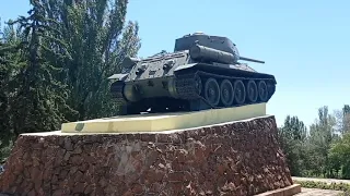 Памятник Танк Т 34   Мариуполь