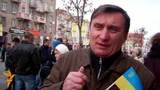 У Дніпропетровську учасники «євромайдану» вимагають відставки Азарова і Януковича