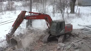 Зимой снесли служебное здание РЖД возле вокзала Псков-Пассажирский