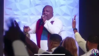 Bishop Marc L House demonstrates the old time way tarrying and Holy Ghost filling 🔥🙌🏾😫😮‍💨