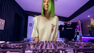 Miss Monique - MiMo Weekly Podcast 023 [Progressive House/Melodic Techno DJ Mix] 4K