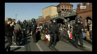 Klimaaktivisten besetzen Brücken in Berlin  - rbb Abendschau 15.04.2019