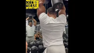 Can Larry Wheels maintain his Physique off heavy training and natural???