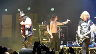 Slash "Fall To Pieces" live Palasharp, Milan - Italie 10/06/2010