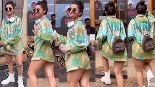 NO PANTS! Avneet Kaur crossing LIMITS of Boldness wearing nothing at Bottom, trolled Badly