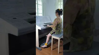 Perfect (by Ed Sheeran) played on Yamaha Stagea ELB-02 by Melanie V. Terminez