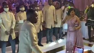 Joe Mettle and Wife Hit the Dance Floor at Wedding Reception💞