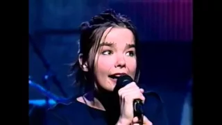 BJORK - HUMAN BEHAVIOUR LIVE & INTERVIEW [TV PERFORMANCE]