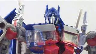 Video Review of Transformers Revenge of the Fallen; Leader Class Optimus Prime