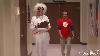 Howard se disfraza de sheldon español latino