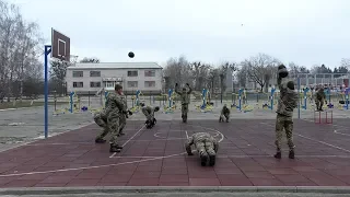 У Житомирі в 199-му навчальному центрі показали, як готують десантників-штурмовиків - Житомир.info