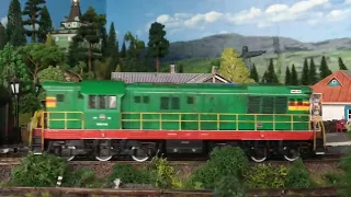 RZD CHME3 ЧМЭ3 (T669) diesel locomotive - CKD machine and H0 model by Piko - with running sessions