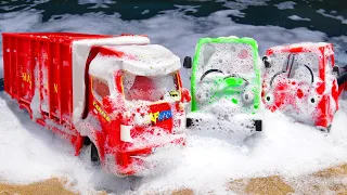 Oleng Aa Zafran Truck Story Taking a Bubble Bath with a Trungtung Truck Car is Very Exciting