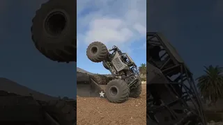 Reverse wheelie #monstertruck #4x4 #shorts #losi #rc #flip