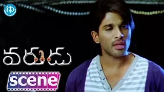 Varudu Movie Scenes - Allu Arjun Funny Chit Chat With His Relatives || Bhanusri Mehra