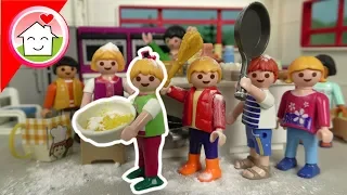 Playmobil Film deutsch - Kuchen backen in der Schule - Familie Hauser Spielzeug Kinderfilm