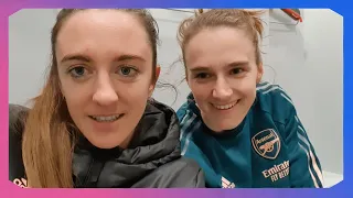 VLOG | Gym sessions, match day & Viv rocking the guitar 🎸⚽ | Lisa Evans & Vivianne Miedema