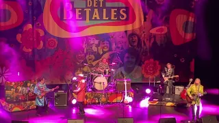 Det Betales - While my guitar gently weeps