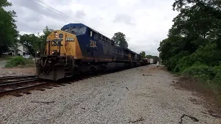 CSXT  392 leads  CSX  L647  in Columbia  SC  on  the CSX Columbia  Subdivision  the  S-Line