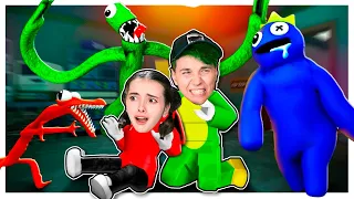 На МОЮ ДЕВУШКУ напали РАДУЖНЫЕ ДРУЗЬЯ 😱 Rainbow friends в РОБЛОКС