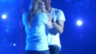 enrique iglesias-heroe(live in riga 27.04.09)