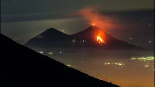 В Гватемале началось извержение вулкана Пакая