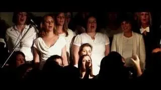 Berlin Pop Choir sings  California dreamin' , The Mamas and the Papas