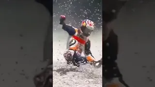 Pembalap MotoGP Jatuh Terguling Salto