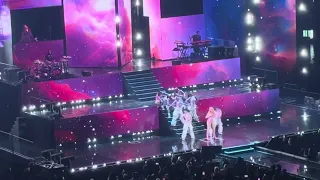 Nicki Minaj - Starships (live in DC) #GagCityDC