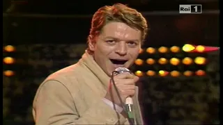 ROBERT PALMER - Some Guys Have All The Luck (Discoring 1982 Italian TV)