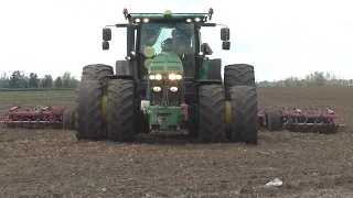Powerful seed preparation: Field cultivation with the John Deere 8345R