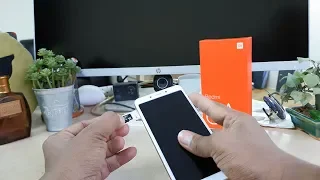 Xiaomi Redmi 6a - How to insert SIM and microSD card