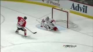 Jimmy Howard stops Dave Bolland's breakaway