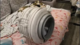 Experiment: washer indesit WIL 105 drum WITHOUT washer! (final "rinse" and unbalanced spin 1000 rpm)