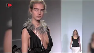 Vintage in Pills VERA WANG Spring 2003 - Fashion Channel