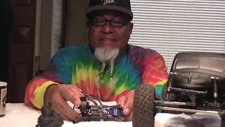 Installing the Vanquish 3 gear trans and V2 dig on the Axial Capra