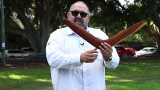 How to throw an Aboriginal Boomerang