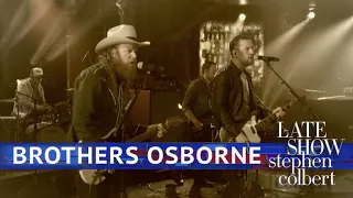 Brothers Osborne Perform 'Shoot Me Straight'