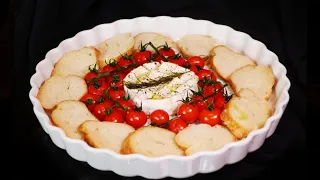 ЗАПЕЧЁННЫЙ КАМАМБЕР с черри и чесноком | Cherry & Garlic Camembert