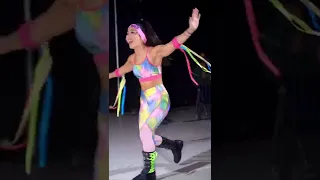 Roxanne Perez dressed as Hugger Bayley at NXT Melbourne ❤