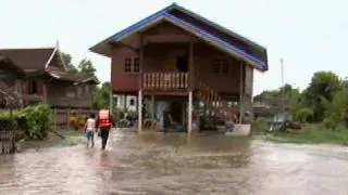 Thailand floods threaten Bangkok