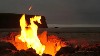 jazz Campfire, Bonfire on the Beach with the Sound of Relaxing Waves & Crackling Burning Firewood